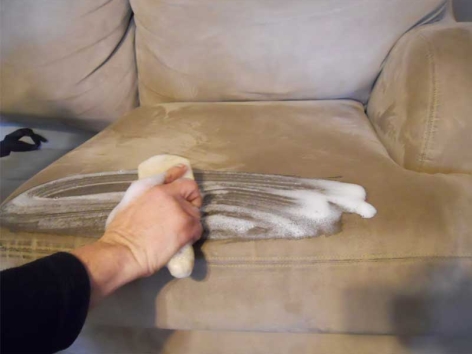 Hướng Dẫn Cách Tẩy Mốc Trên Ghế Sofa Nỉ Nhanh Gọn Cho Thời Tiết Ẩm Thấp