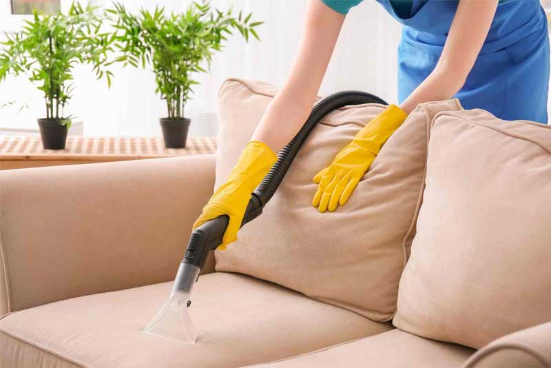 Vết bẩn trên ghế sofa nỉ là nỗi ám ảnh lớn 