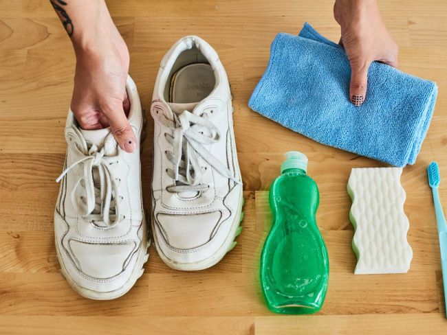 Một số lưu ý khi xử lý vết ố vàng trên giấy trắng tại nhà