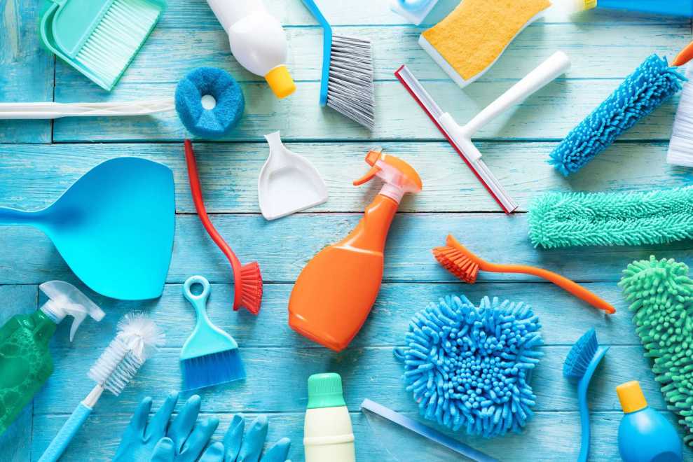 Các dụng cụ cần thiết hỗ trợ cho quá trình vệ sinh nệm cao su